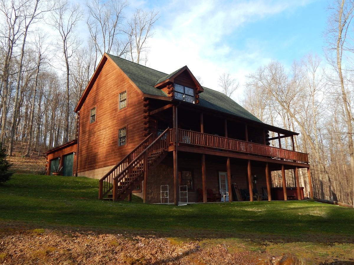 Big Pine Lodge In Hocking Hills Логан Экстерьер фото